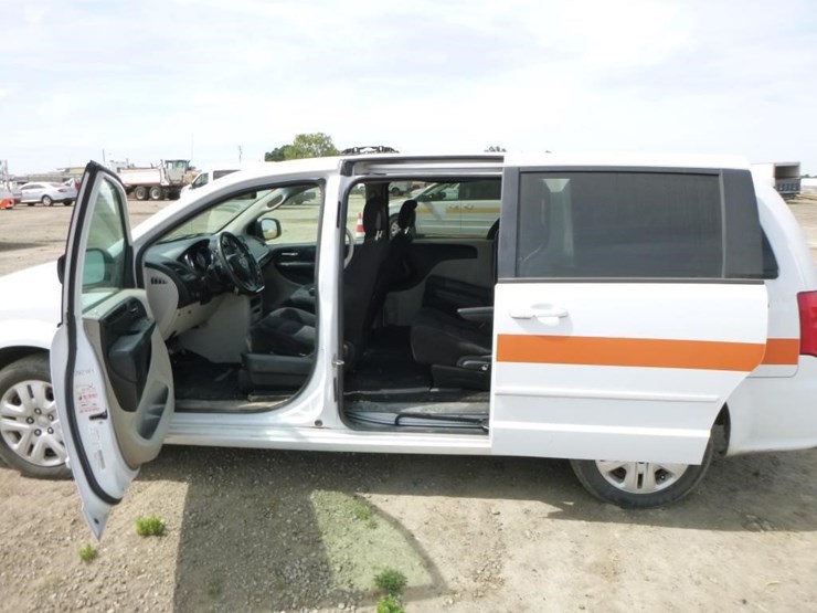 2014-dodge-grand-caravan-image-7