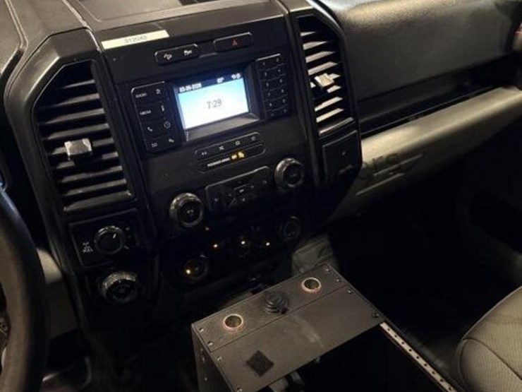 2020-ford-f150-image-23