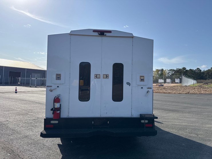 2016-ford-f350-image-4