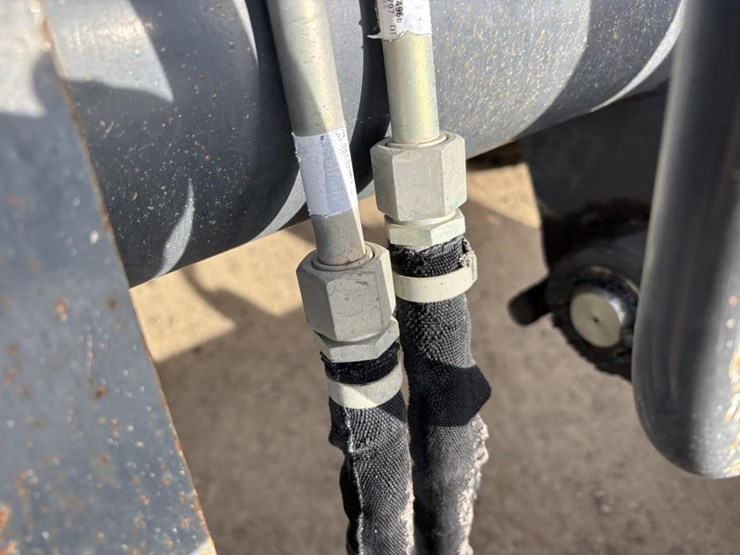 2019-deere-210lep-image-12