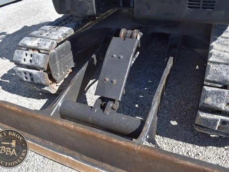 2022-case-cx75csr-image-46