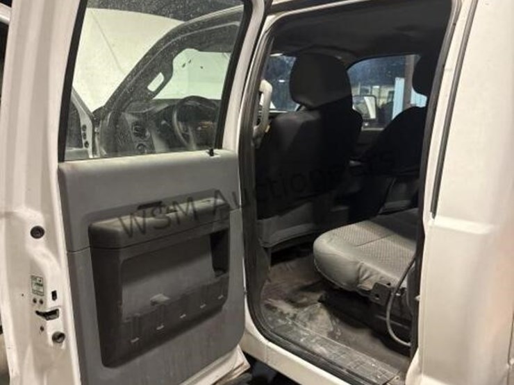 2014-ford-f550-image-29