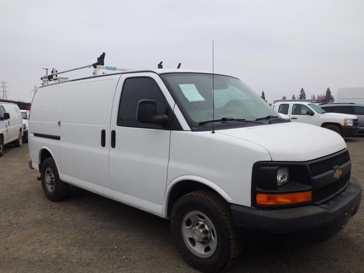 2014-chevrolet-express-2500-image-2