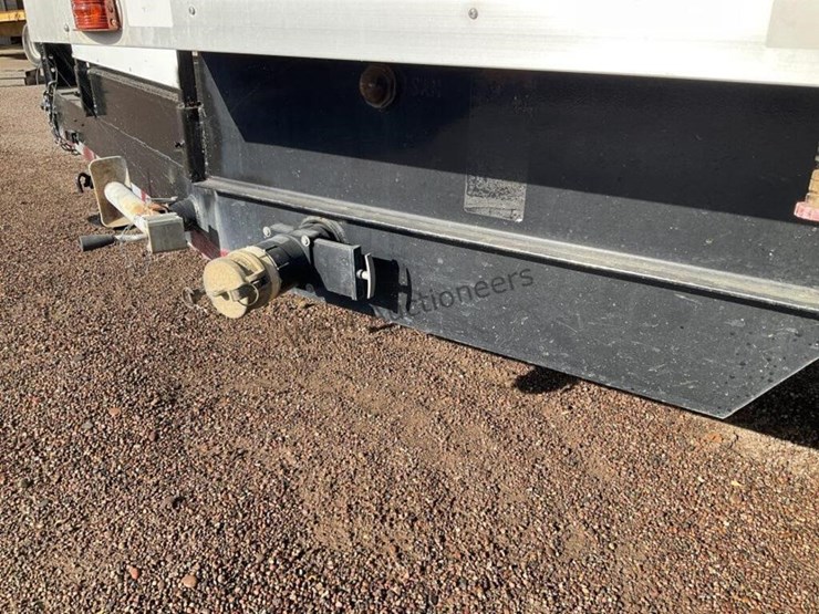 2005-advantage-tt16-10aa-restroom-trailer-image-10