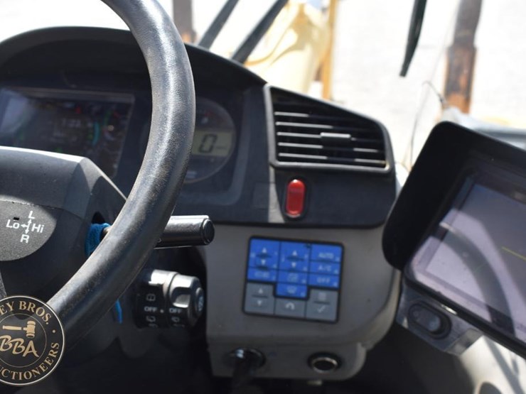 2019-komatsu-wa320-8-image-55