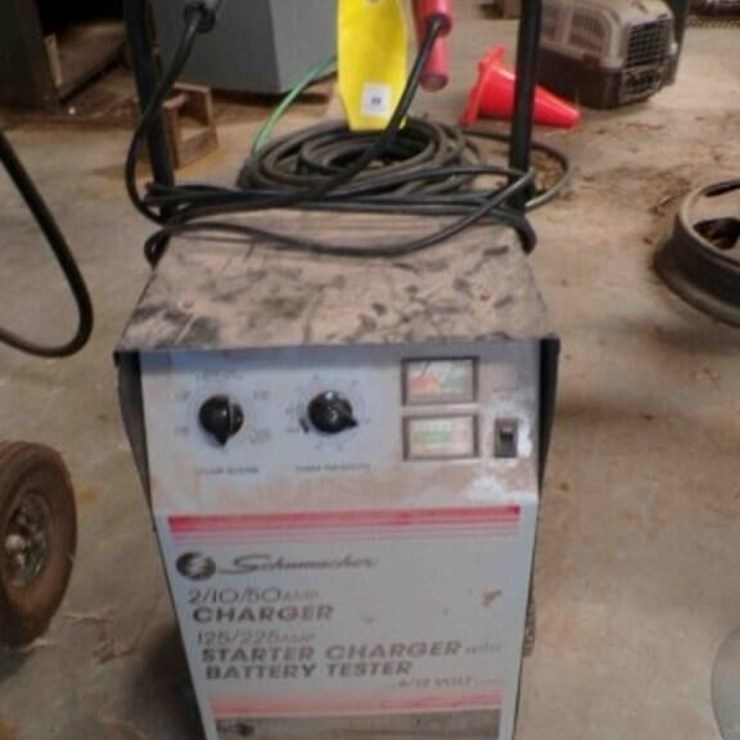 Schumacher batter charger