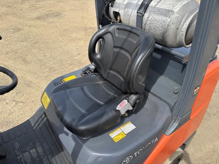 2013-toyota-8fgcu32-image-18