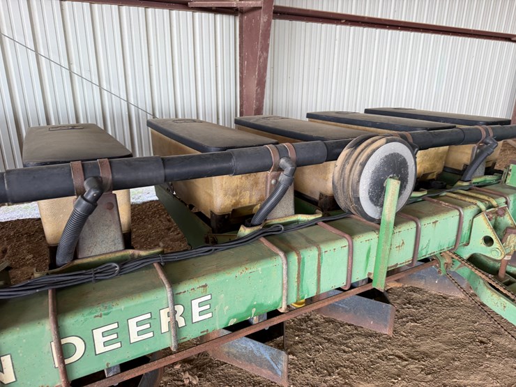 john-deere-7300-image-45