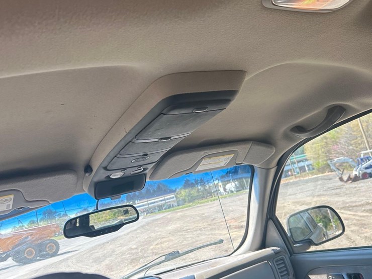 2001-chevrolet-2500hd-image-25