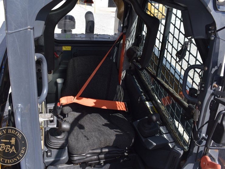 2020-deere-333g-image-50