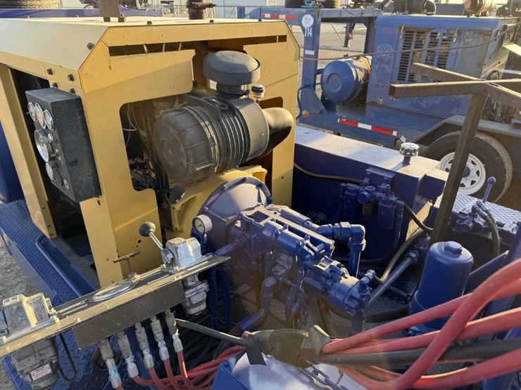 2004-evco-2.5-85-ton-power-swivel-mtd-on-2004-evco-15-t/a-gooseneck-trailer-image-13