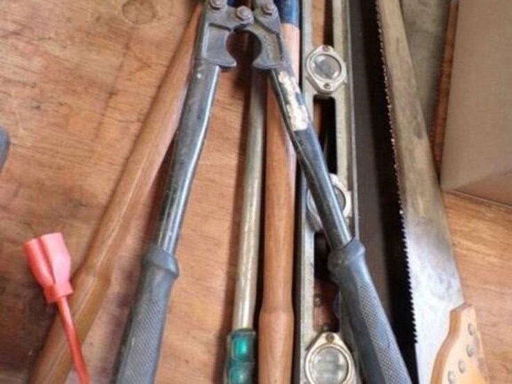 hand-saws,-level-image-1