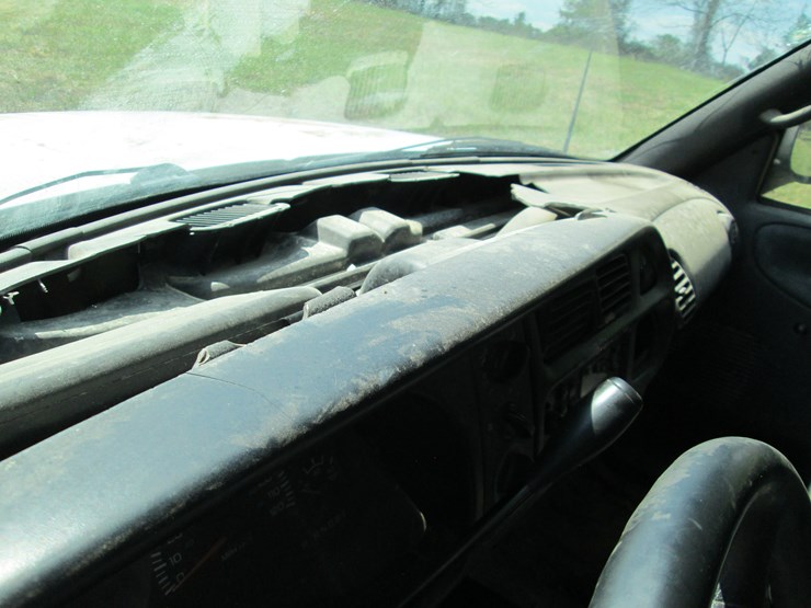 1999-dodge-2500-image-34