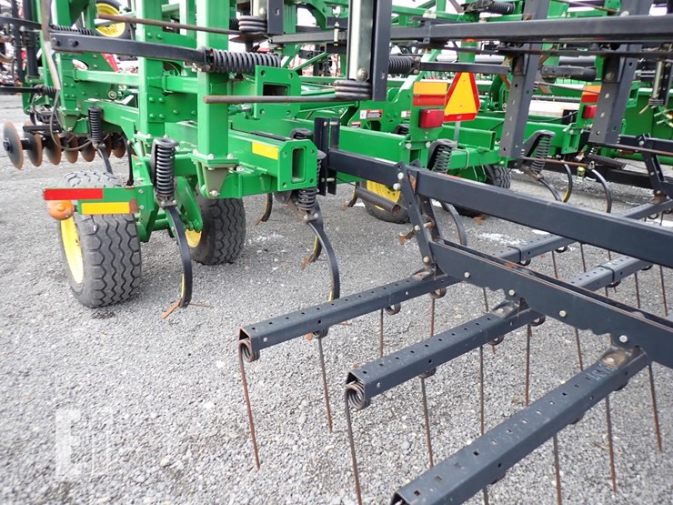 2013-john-deere-2310-image-11