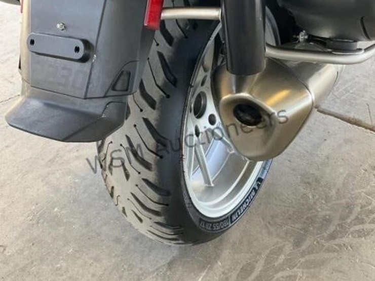 2015-bmw-1200rt-motorcycle-image-8