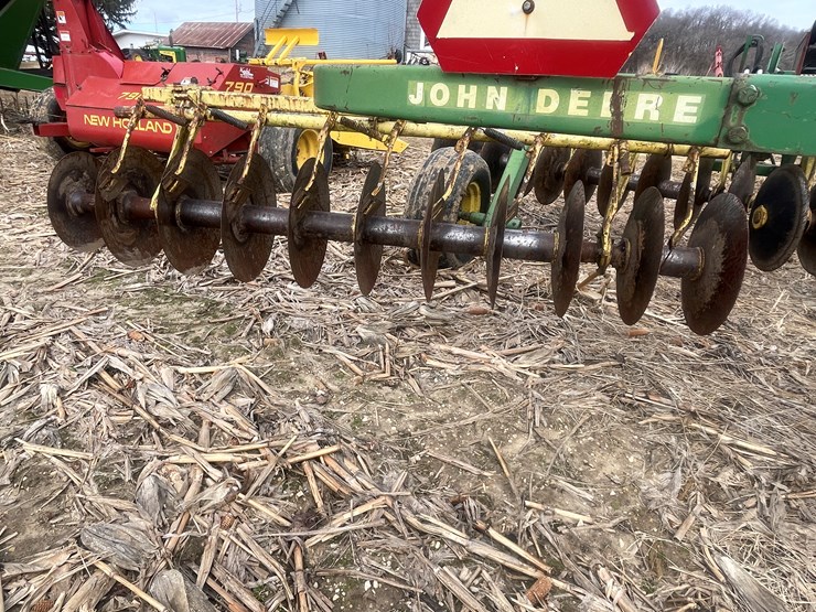 john-deere-210-image-13