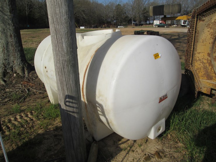 #37310-•-kbh-700gal-poly-tank-image-2