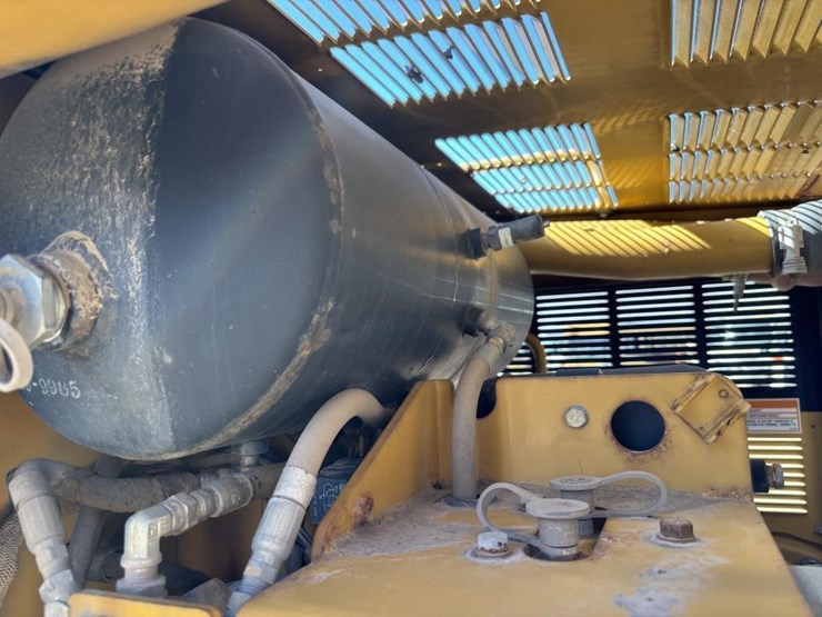 2006-caterpillar-143h-image-72