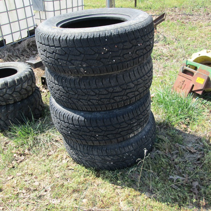 #43968 • Lot of (4) Hiscend Black Hawk 275/65R18 Tires