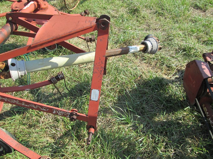 new-holland-157-image-10