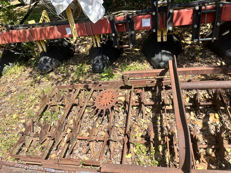 massey-ferguson-14-image-3