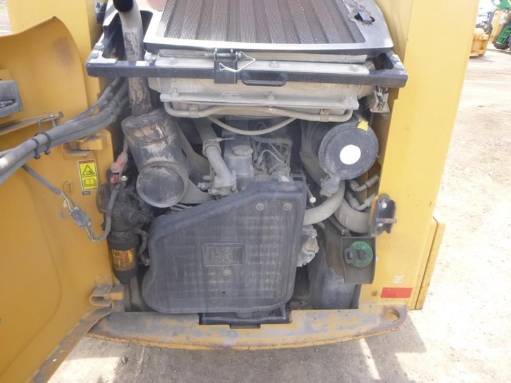 2009-caterpillar-246c-image-24