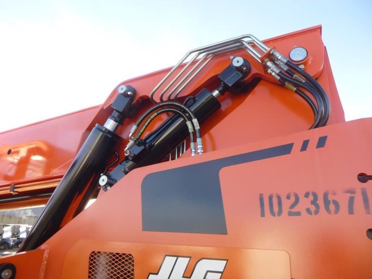 2018-jlg-8042-image-17