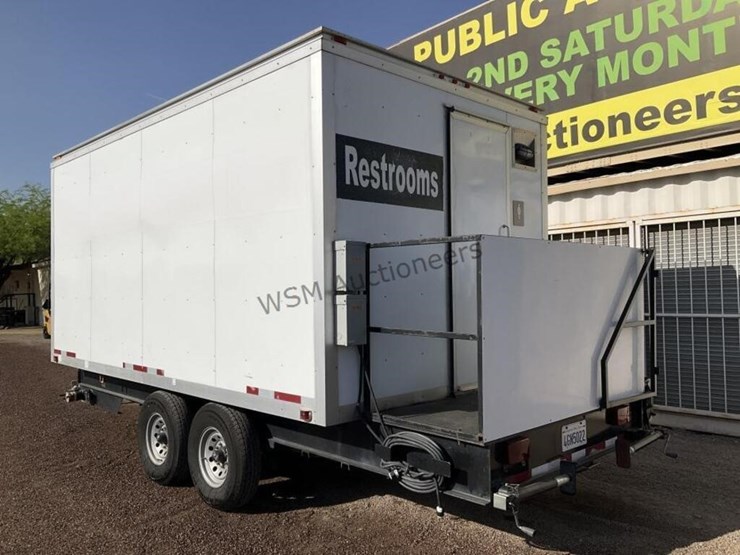 2005-advantage-tt16-10aa-restroom-trailer-image-7