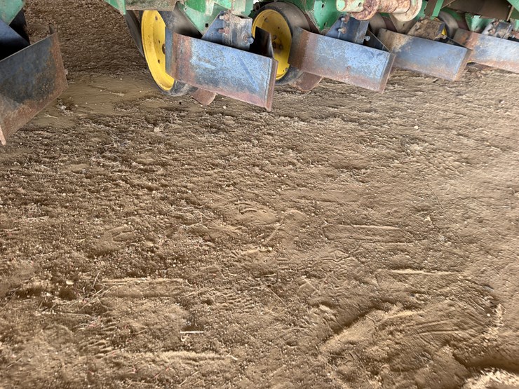 john-deere-7300-image-42