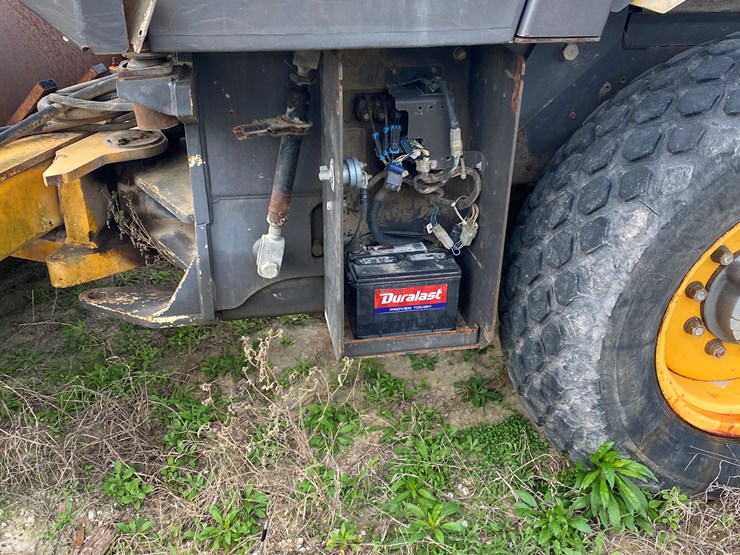 2013-volvo-sd70-image-6