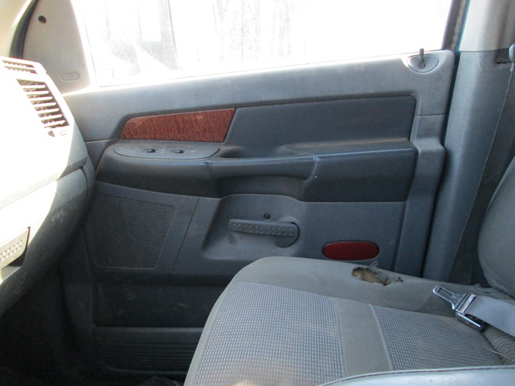 2006-dodge-3500-image-29