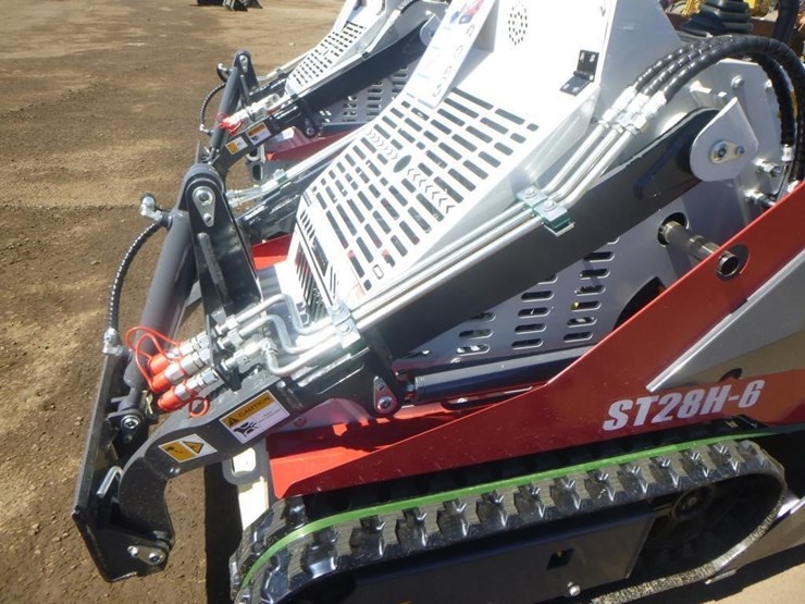 battler-st28h-6-skid-steer-track-loader-image-12