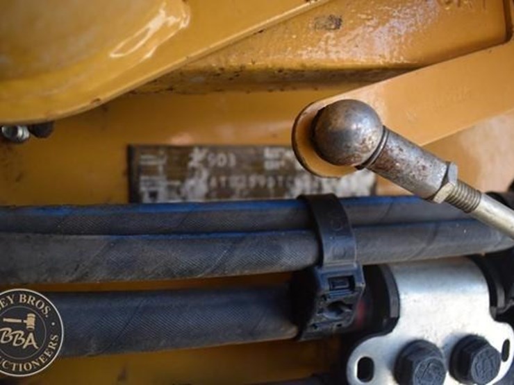 2023-caterpillar-259d3-image-57