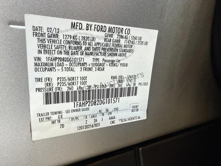 2013-ford-taurus-sdn-image-14