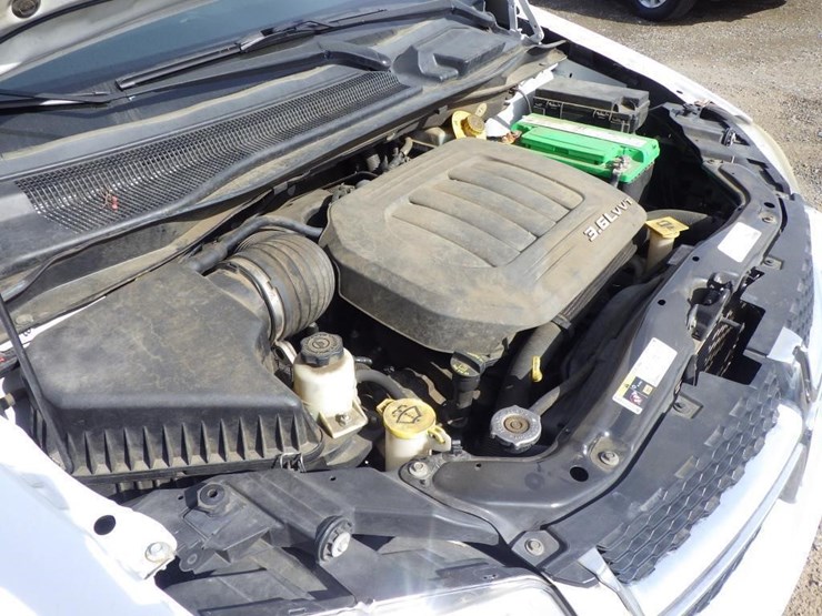 2015-dodge-grand-caravan-image-11