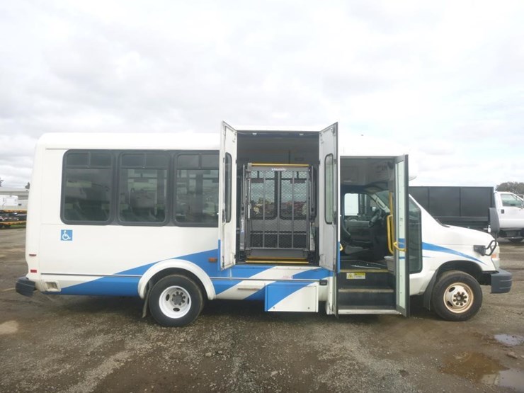 2014-ford-e450-image-7