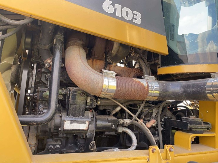 2006-terra-gator-6103-showing-7352-hrs-image-12