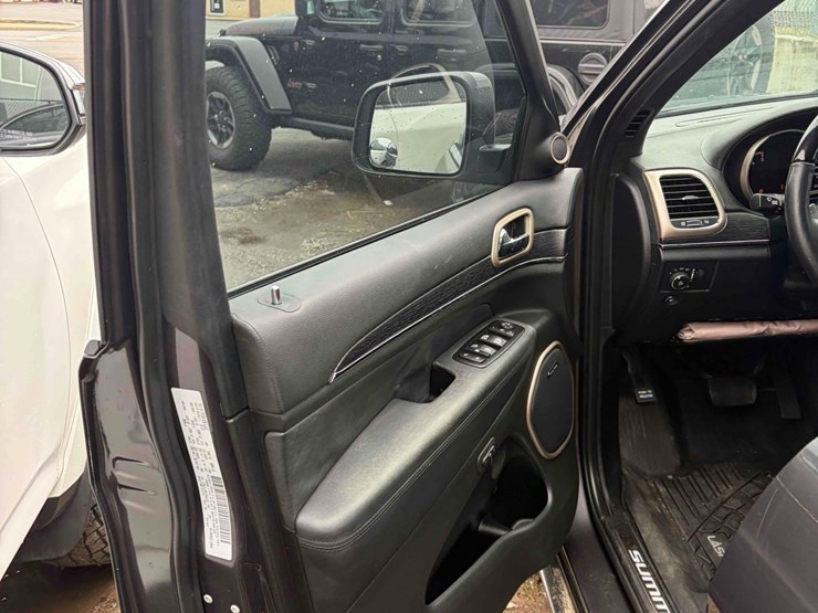 2015-jeep-grand-cherokee-image-10