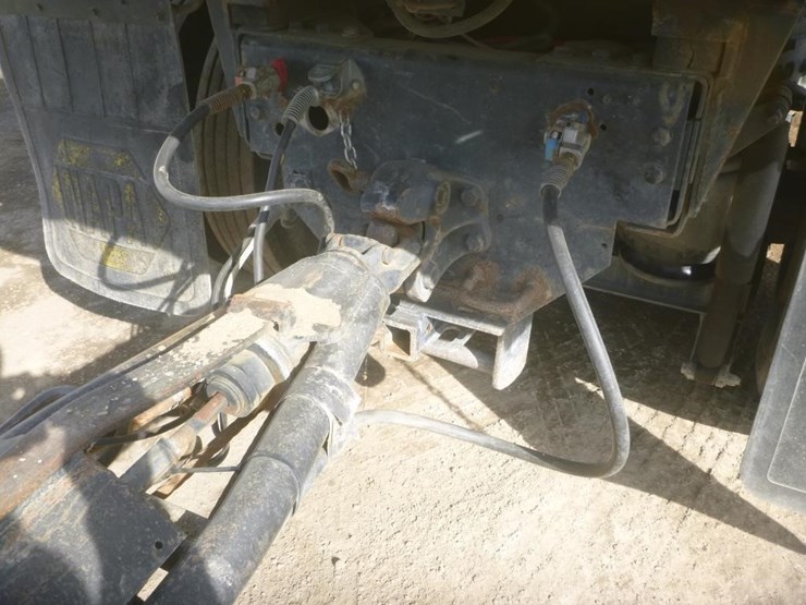 2014-peterbilt-388-image-43