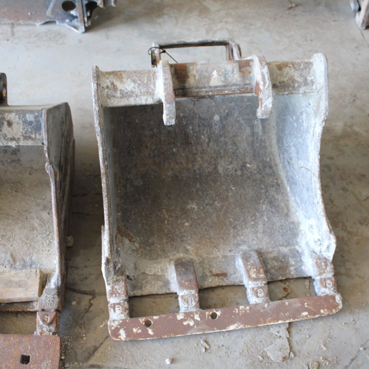 #4017 • 24 in Bucket