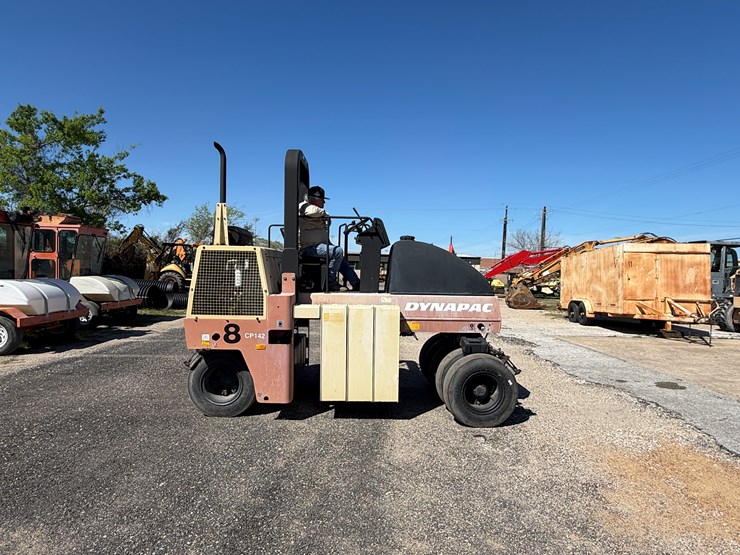 2006-dynapac-cp142-image-1