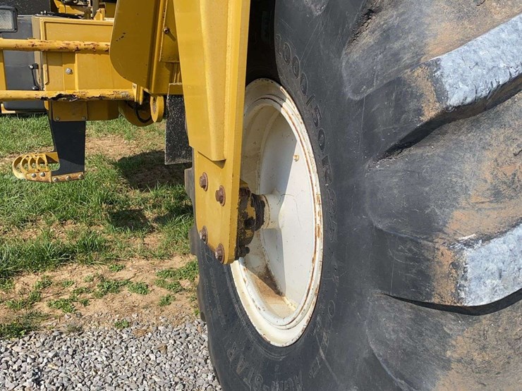 2006-terra-gator-6103-showing-7352-hrs-image-28