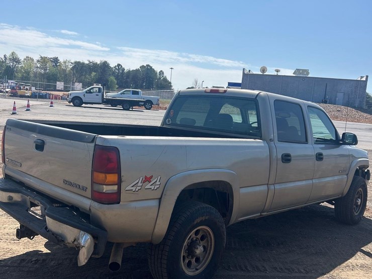 2001-chevrolet-2500hd-image-3