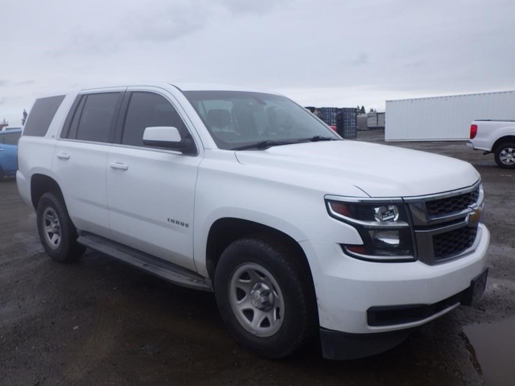 2016-chevrolet-tahoe-image-2