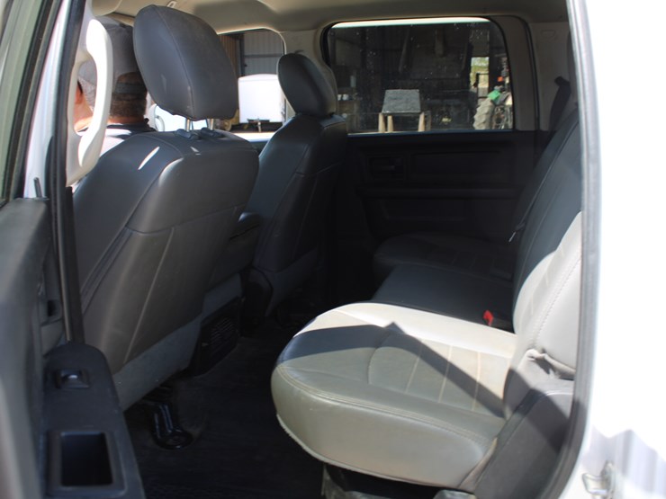 2018-dodge-ram-3500-image-7