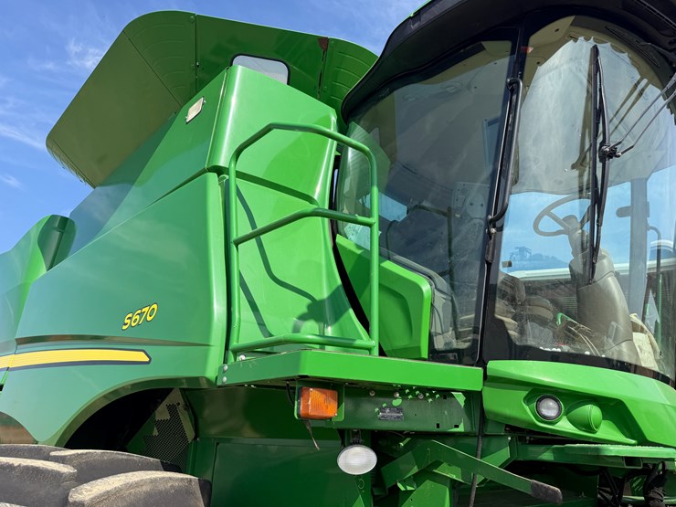 2014-john-deere-s670-image-36