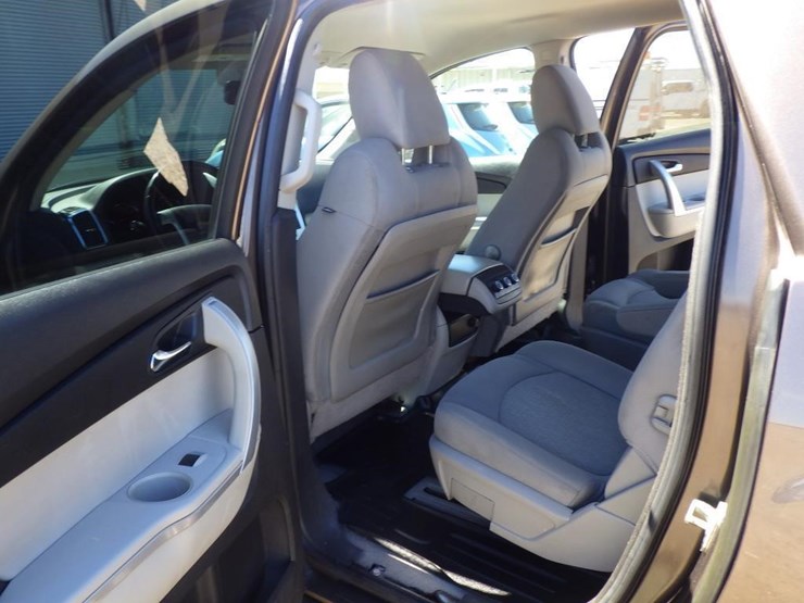 2012-gmc-acadia-image-7