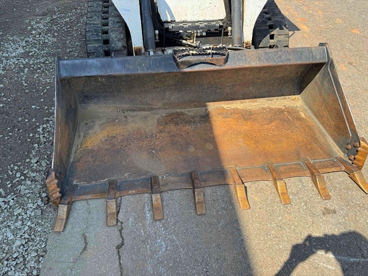 2020-bobcat-t595-image-9