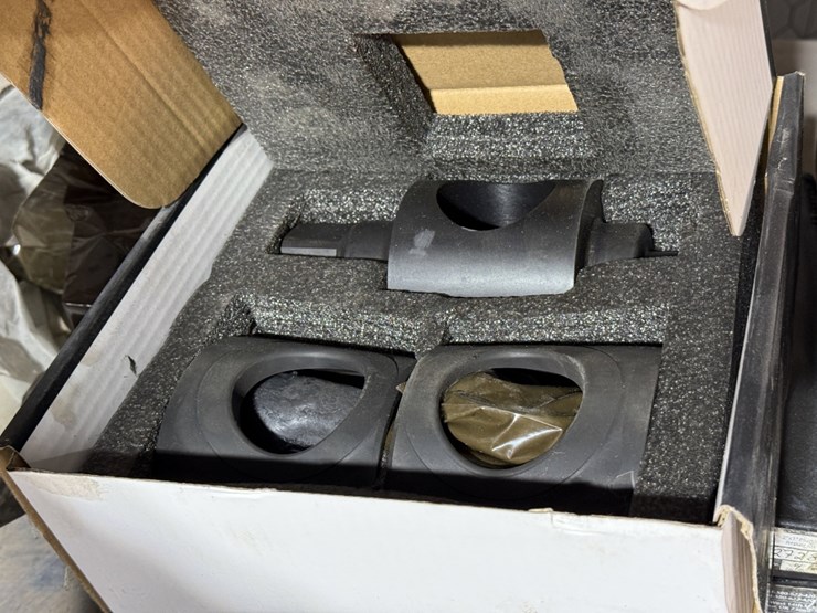 7-shelve-section-of-ofm-600-triplex-pump-parts,-plug-valve-kits-image-10