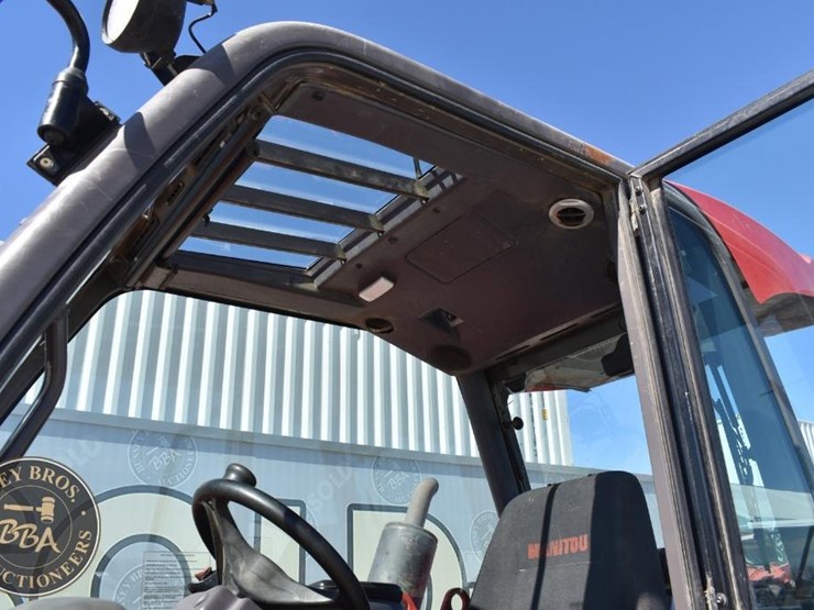 2013-manitou-mlt845-120-image-39